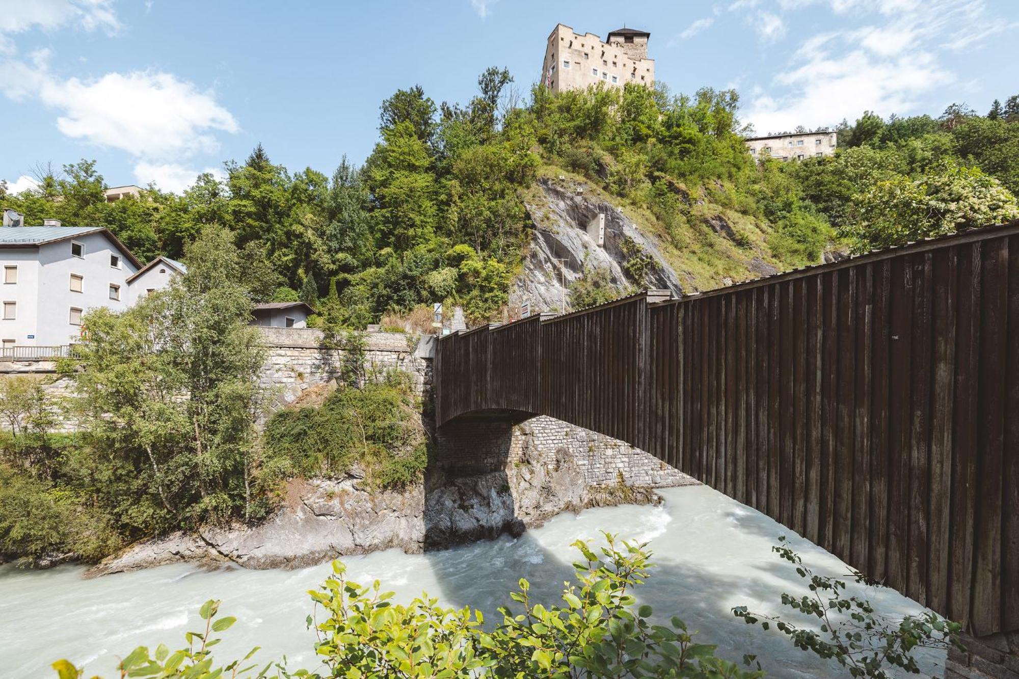 Lechtaler Alpenblick Landeck - Privatzimmer & Ferienwohnung エクステリア 写真