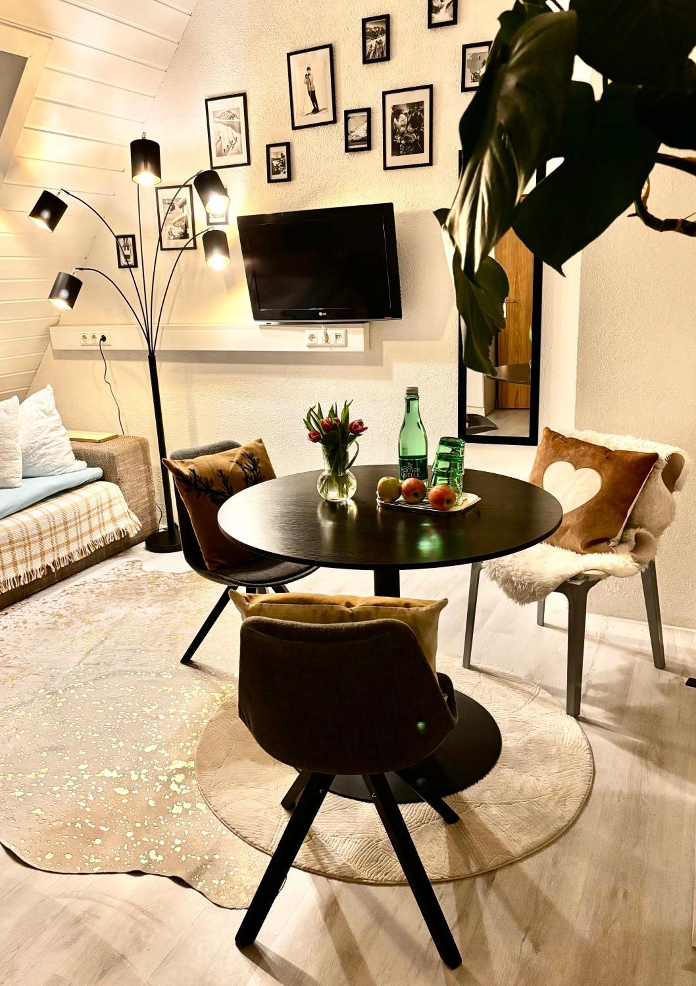Lechtaler Alpenblick Landeck - Privatzimmer & Ferienwohnung エクステリア 写真
