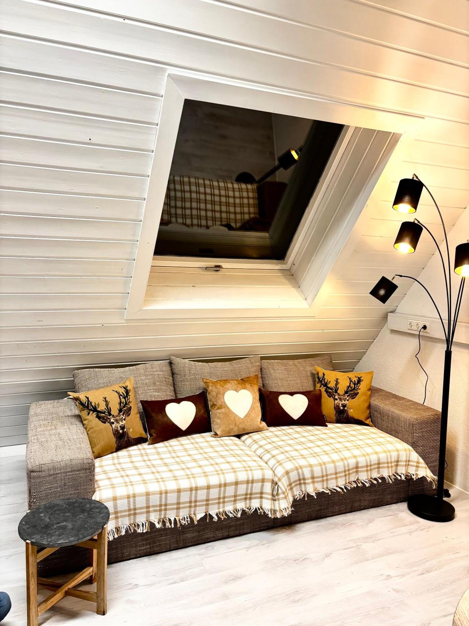 Lechtaler Alpenblick Landeck - Privatzimmer & Ferienwohnung エクステリア 写真